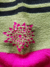 Load image into Gallery viewer, Medium Thick - Fuchsia Flowers