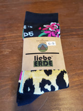 Load image into Gallery viewer, *New Inventory - Medium Thick - Leopard Socks