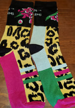 Load image into Gallery viewer, *New Inventory - Medium Thick - Leopard Socks